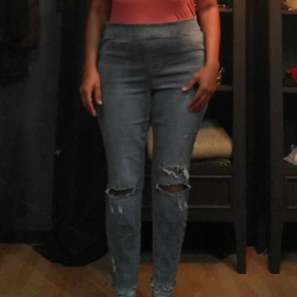 Lane Bryant size 16 light wash jeggings with rips